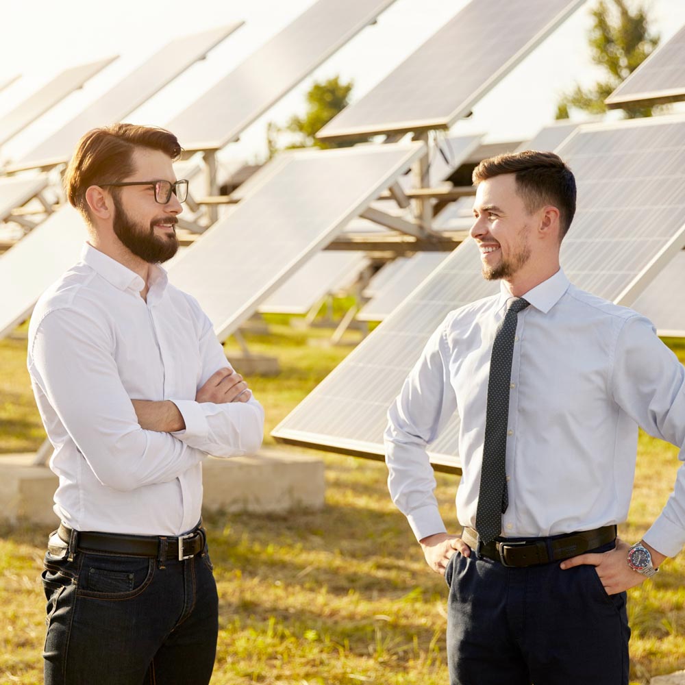 Modules solaires Soluxtec avec garantie et certification PID, symbolisant la durabilité et l'efficacité énergétique